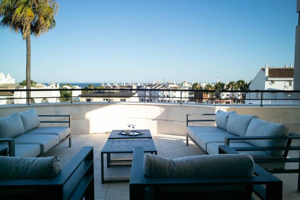 Beachside Villa In Puerto Marina, 贝纳尔马德纳 外观 照片