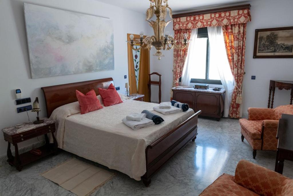 Beachside Villa In Puerto Marina, 贝纳尔马德纳 外观 照片